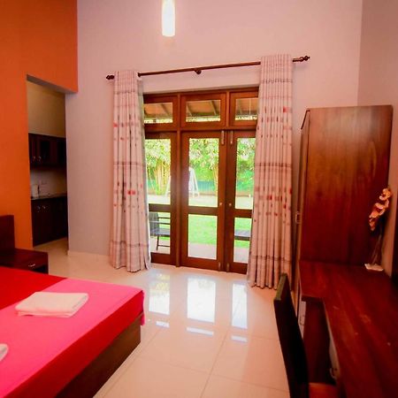 Airport Villa Katunayake Exterior photo
