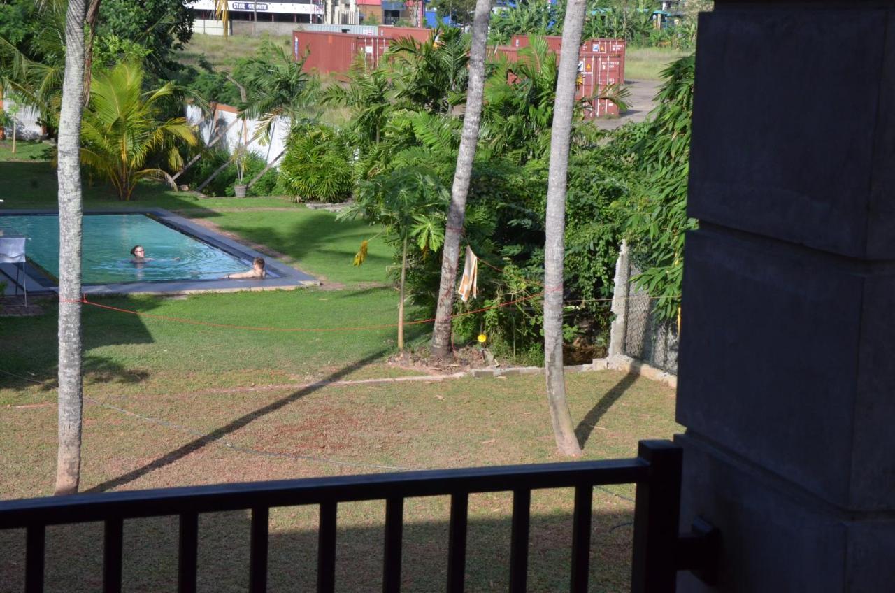 Airport Villa Katunayake Exterior photo