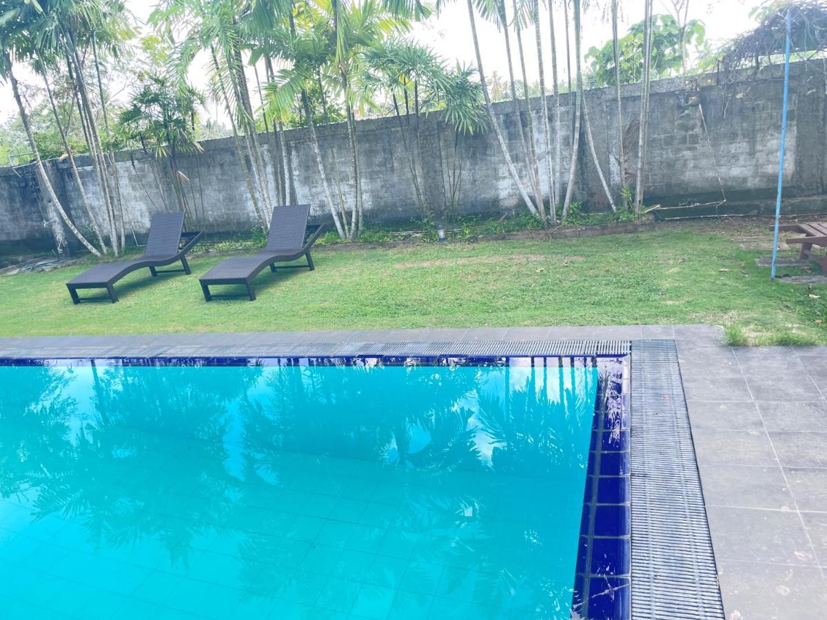 Airport Villa Katunayake Exterior photo