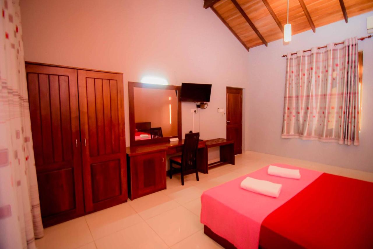 Airport Villa Katunayake Exterior photo