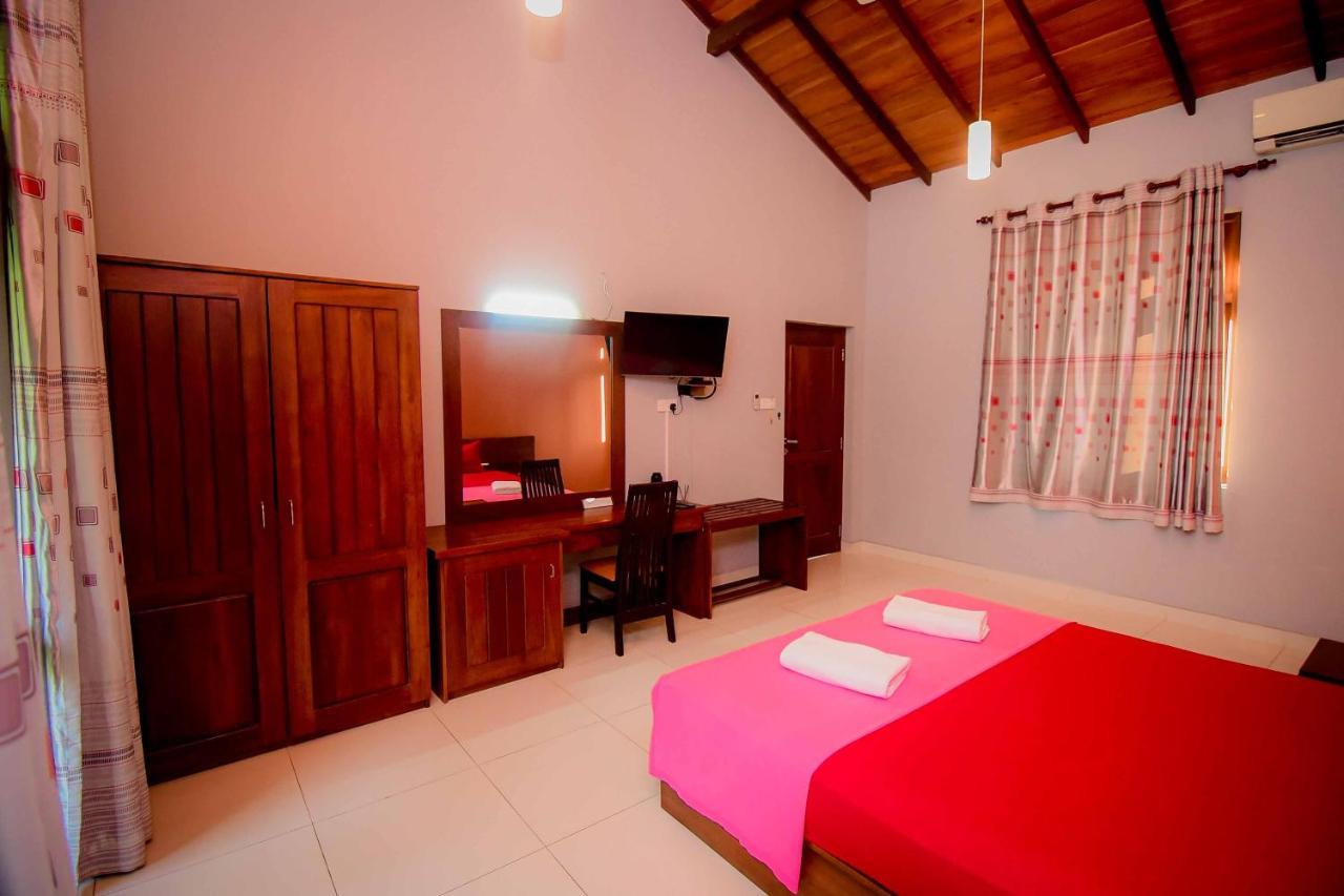 Airport Villa Katunayake Exterior photo